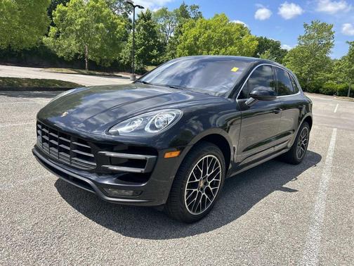 Jet Black Metallic 2015 Porsche Macan Macan Turbo