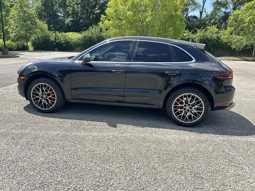 Jet Black Metallic 2015 Porsche Macan Macan Turbo