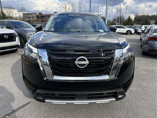 2025 Nissan Pathfinder SL FWD