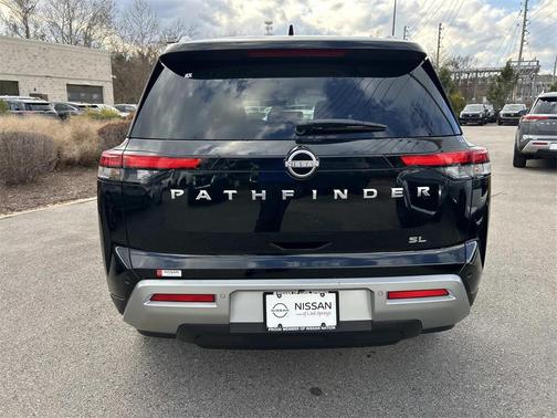2025 Nissan Pathfinder SL FWD