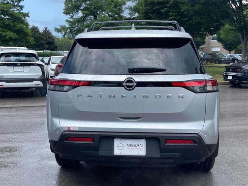 2025 Nissan Pathfinder SV FWD