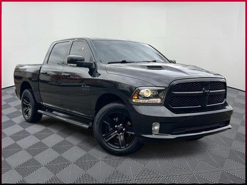 2017 RAM 1500 Night Crew Cab 4x4 5'7' Box