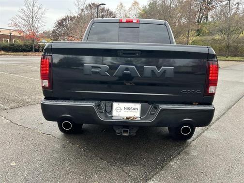 2017 RAM 1500 Night Crew Cab 4x4 5'7' Box