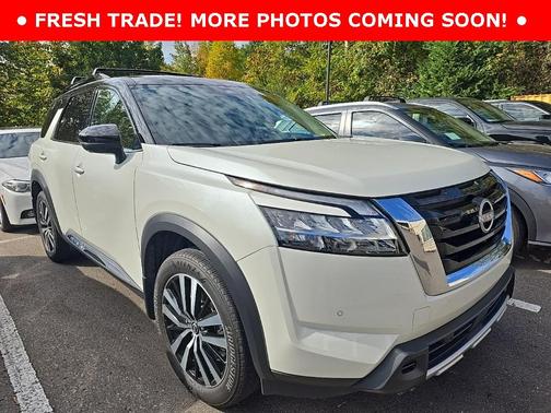 2023 Nissan Pathfinder Platinum FWD