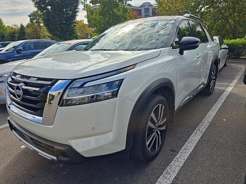 2023 Nissan Pathfinder Platinum FWD