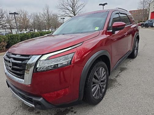 2023 Nissan Pathfinder SL 4WD