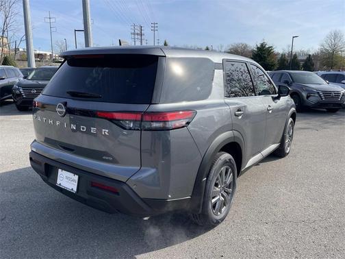 2025 Nissan Pathfinder S 4WD
