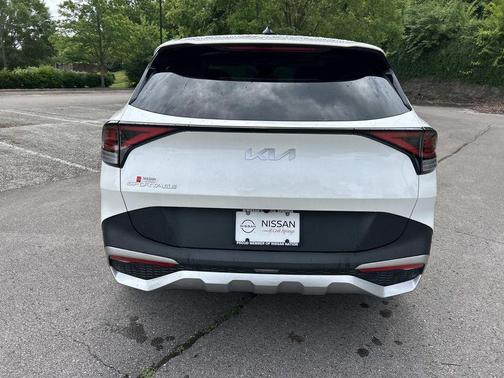 Snow White Pearl 2023 Kia Sportage LX