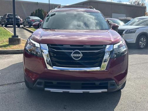 2025 Nissan Pathfinder Platinum 4WD