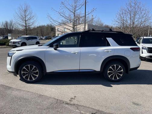 White Pearl 2026 Nissan Pathfinder Platinum