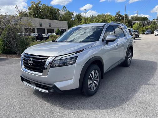 2025 Nissan Pathfinder SL 4WD
