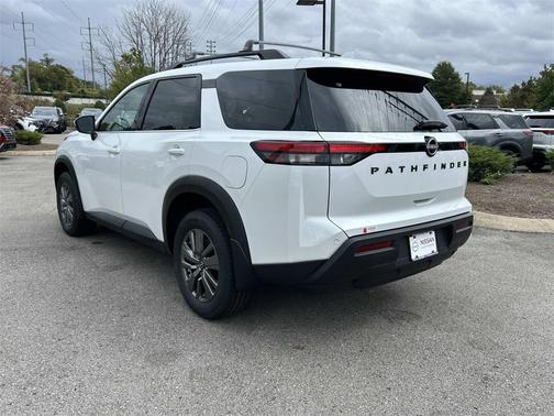 2025 Nissan Pathfinder SV FWD