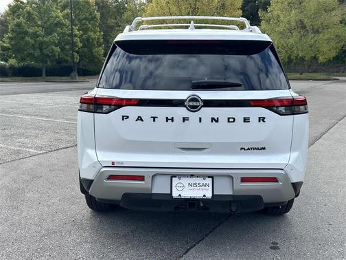 2025 Nissan Pathfinder Platinum FWD
