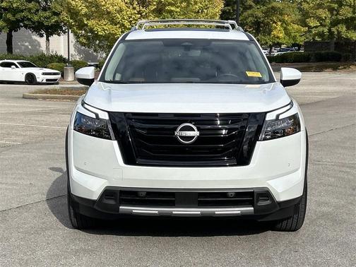 2025 Nissan Pathfinder Platinum FWD