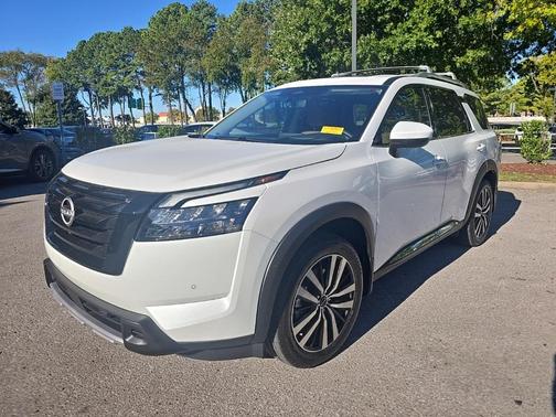 2025 Nissan Pathfinder Platinum FWD