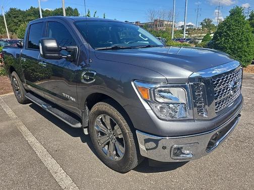 2017 Nissan Titan SV