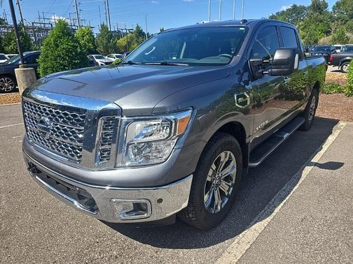 2017 Nissan Titan SV