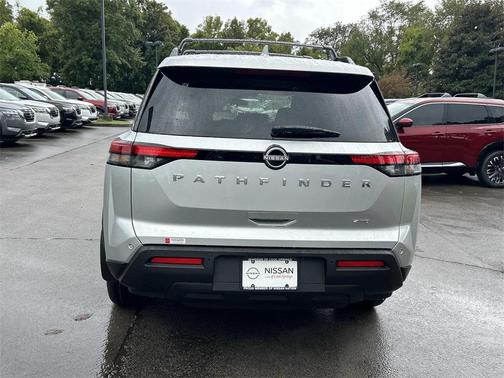 2025 Nissan Pathfinder SV 4WD
