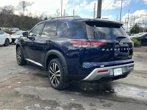 2025 Nissan Pathfinder Platinum 4WD