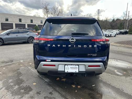 2025 Nissan Pathfinder Platinum 4WD