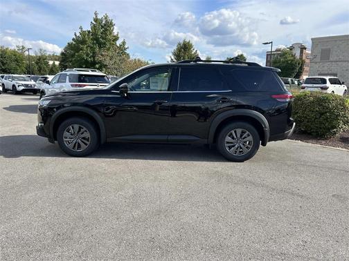 2025 Nissan Pathfinder SV FWD