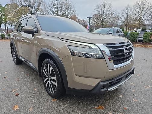 2024 Nissan Pathfinder Platinum FWD