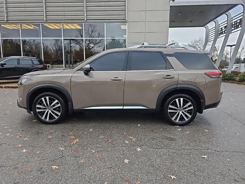 2024 Nissan Pathfinder Platinum FWD