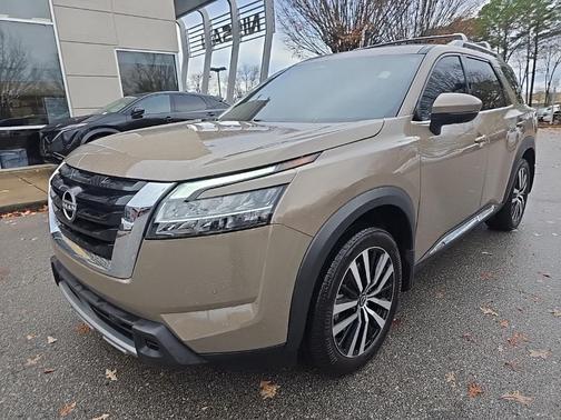 2024 Nissan Pathfinder Platinum FWD