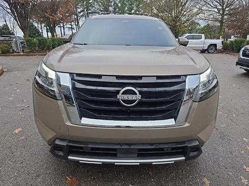 2024 Nissan Pathfinder Platinum FWD