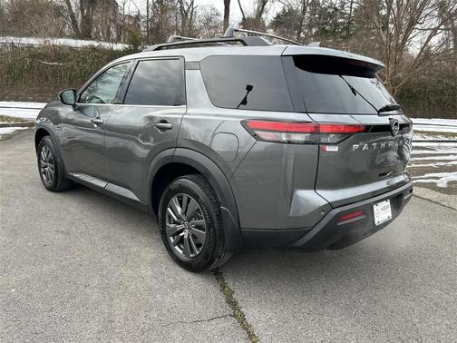 2022 Nissan Pathfinder SV 2WD