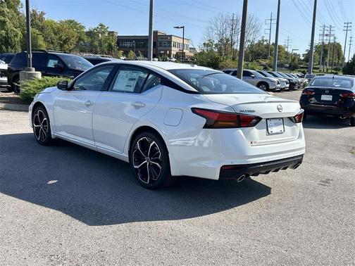 2025 Nissan Altima SR FWD