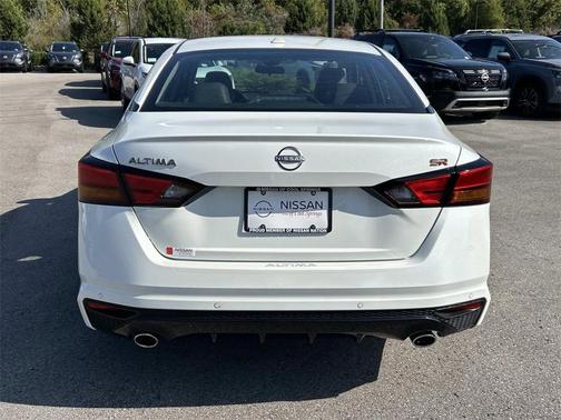 2025 Nissan Altima SR FWD