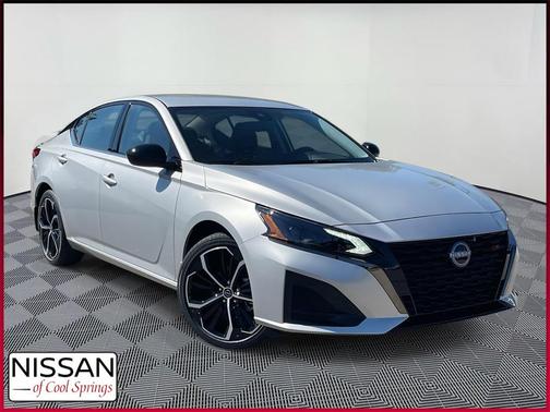 2025 Nissan Altima SR FWD