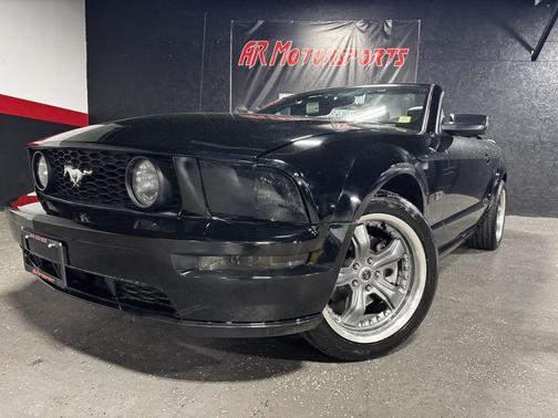 Black Clearcoat 2005 Ford Mustang GT
