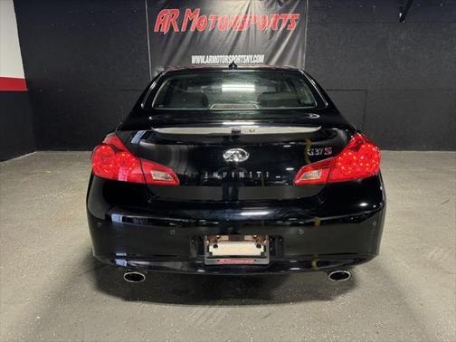 2011 INFINITI G37 Sport
