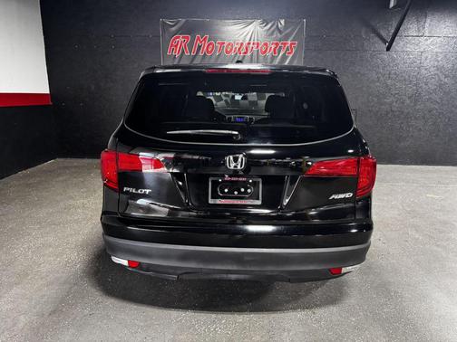 Crystal Black Pearl 2016 Honda Pilot EX