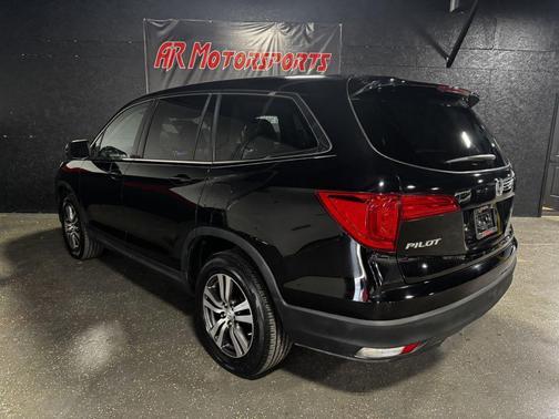 Crystal Black Pearl 2016 Honda Pilot EX