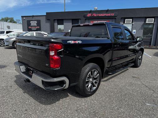 Black 2022 Chevrolet Silverado 1500 LT