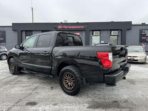 2021 Nissan Titan SV