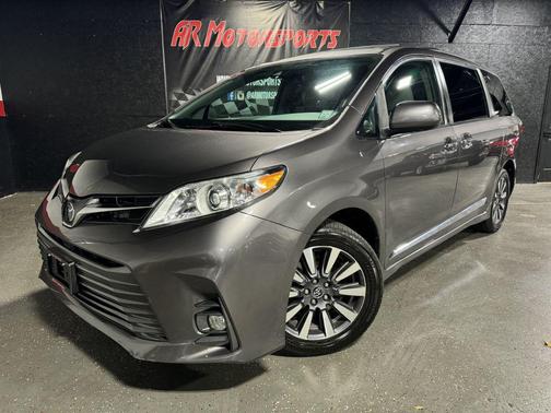 2019 Toyota Sienna XLE
