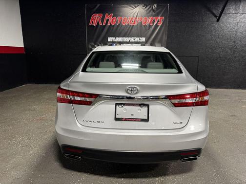 Magnetic Gray Metallic 2013 Toyota Avalon XLE