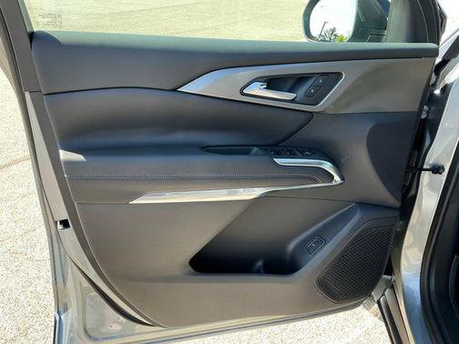 Sterling Gray Metallic 2026 Chevrolet Traverse LT