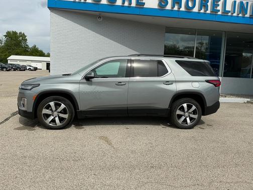 2023 Chevrolet Traverse LT Leather