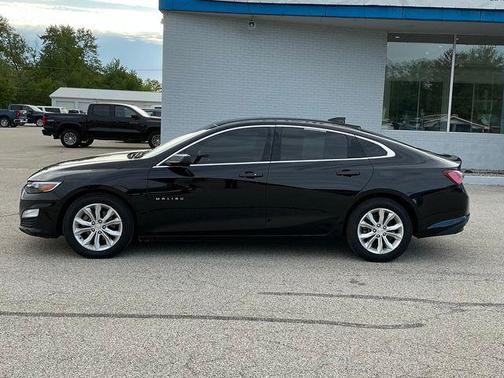 Mosaic Black Metallic 2019 Chevrolet Malibu LT
