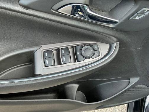 Mosaic Black Metallic 2019 Chevrolet Malibu LT
