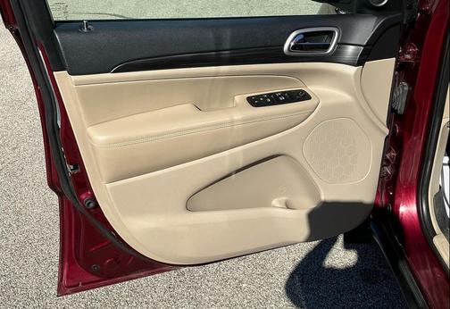 2019 Jeep Grand Cherokee Laredo