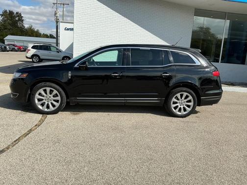 2016 Lincoln MKT 