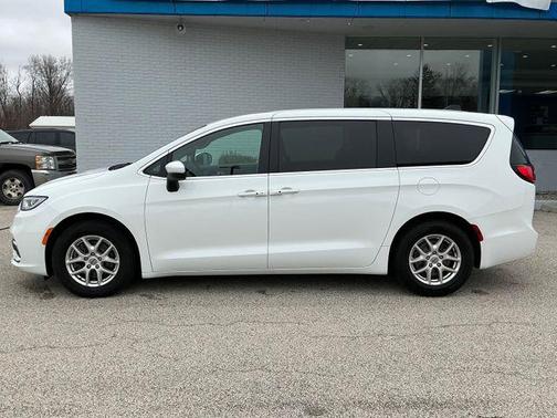 2023 Chrysler Pacifica Touring