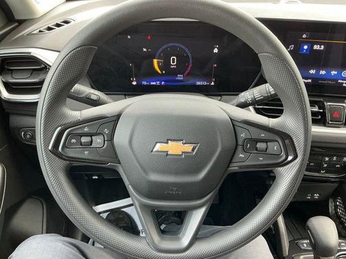 Mosaic Black Metallic 2025 Chevrolet Trailblazer LT