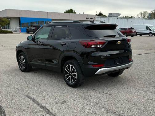 Mosaic Black Metallic 2025 Chevrolet Trailblazer LT
